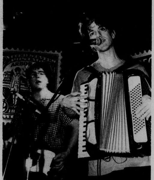 File:1990-07-31 TMBG Photo.jpg