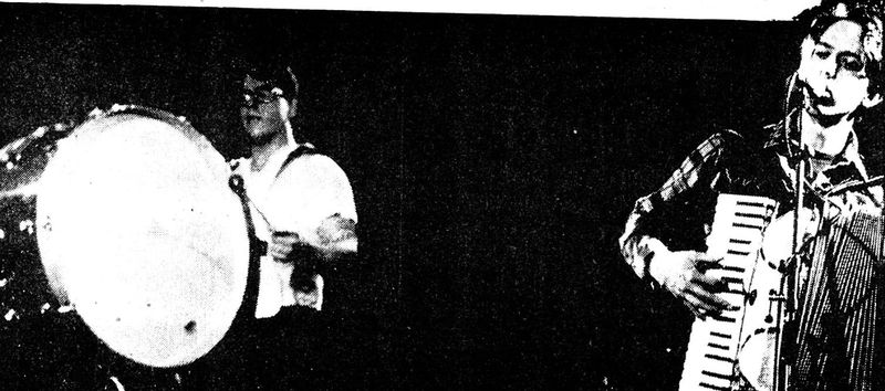 File:1990-02-01 TMBG Photo.jpg