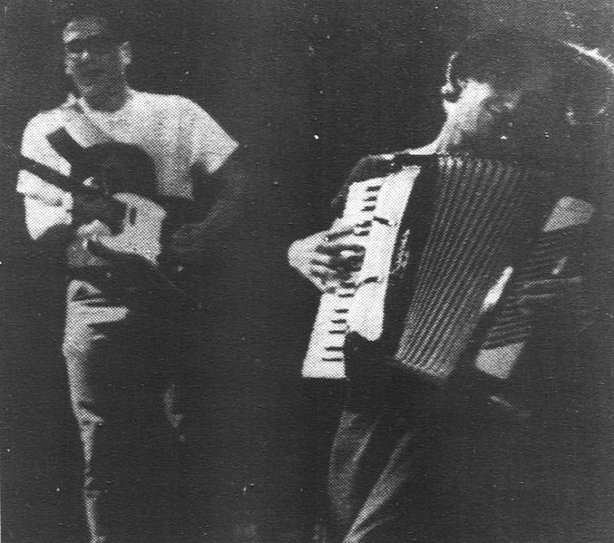 File:1988-12-02 TMBG Photo.jpg