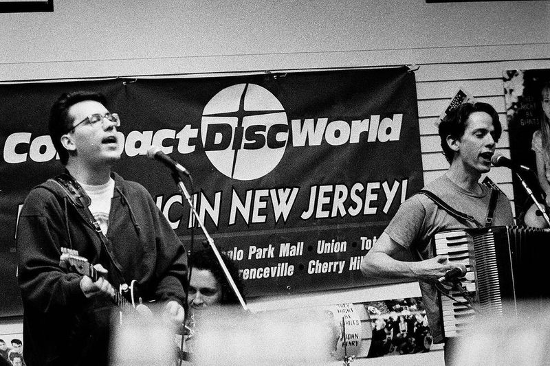 File:1994-10-17a TMBG Photo.jpg